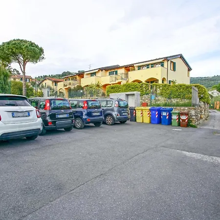 Vakantiehuis Amazing In With Wifi Imperia