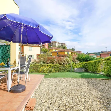 2 Bedroom Nice Home In Imperia 펜션