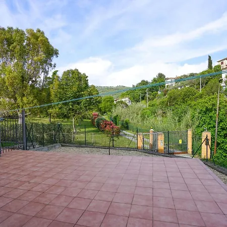 펜션 2 Bedroom Nice Home In Imperia