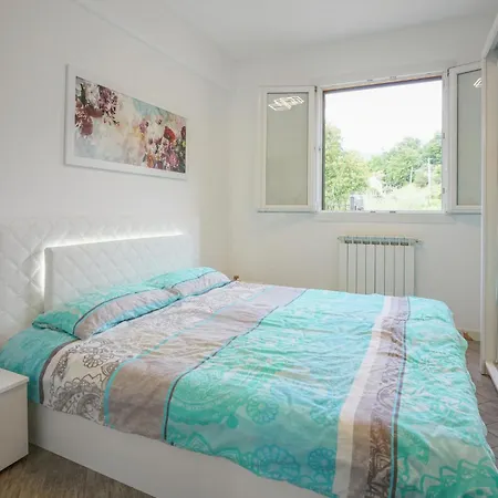 Holiday home Amazing In With Wifi Imperia