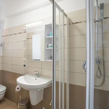2 Bedroom Nice Home In Imperia *